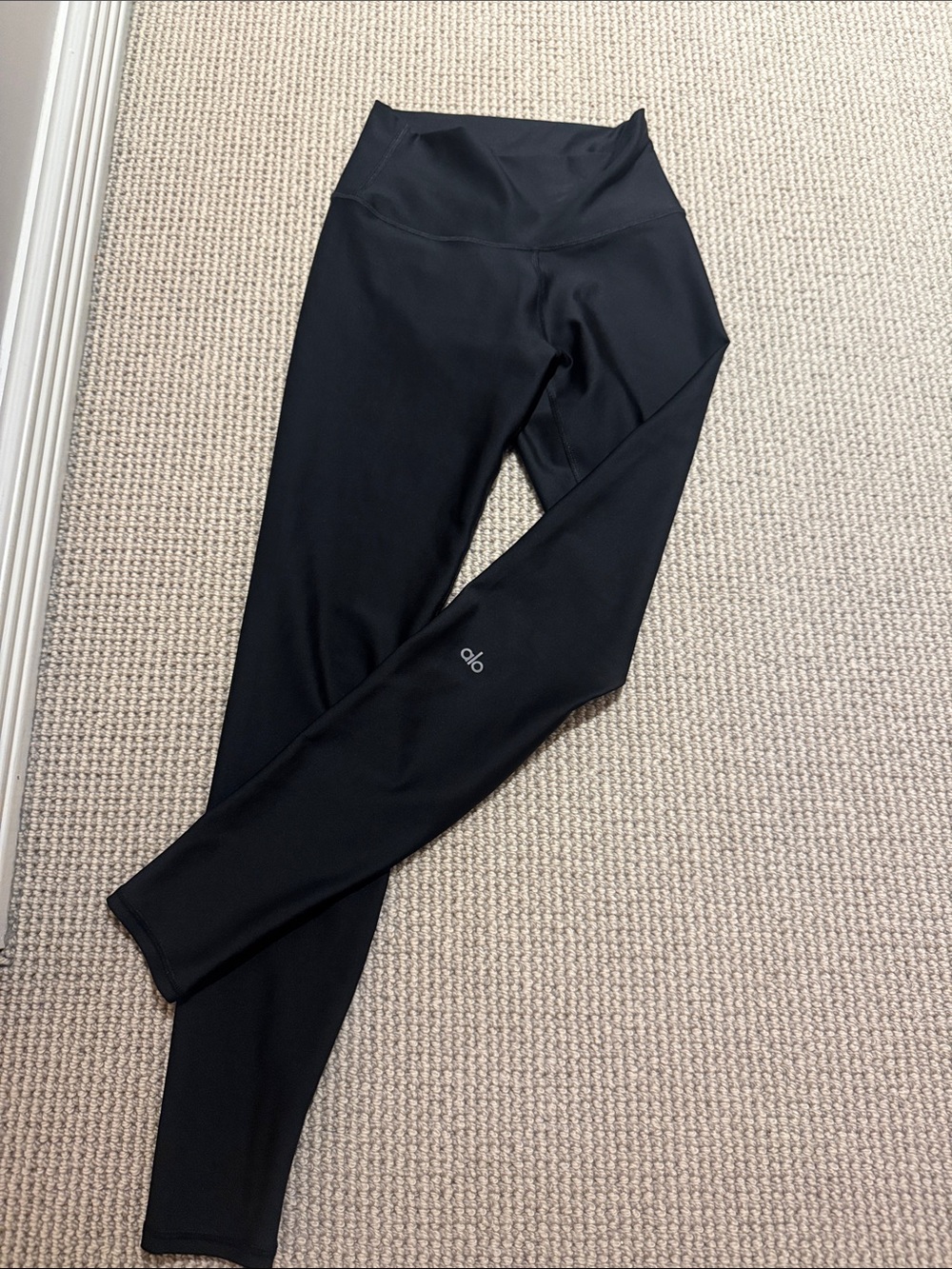ALO Yoga Black Leggings with Subtle Logo
